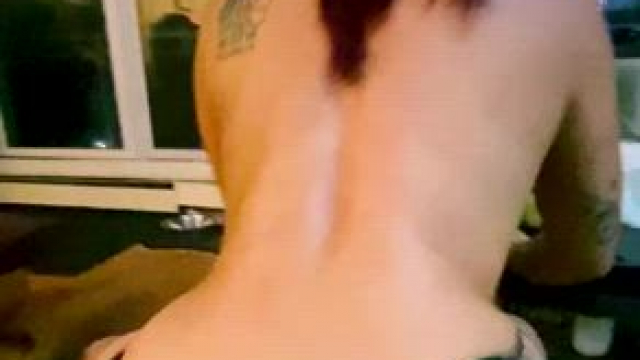 Let me bounce this booty in your lap while you game