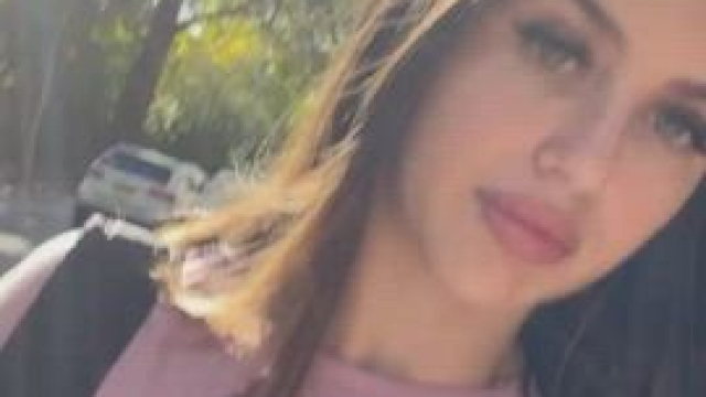 Flashing Natural Tits