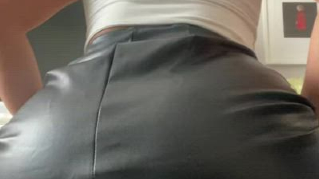 Do you like my short skirt and tight ass?