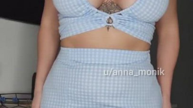 common dress, but so sexy!)