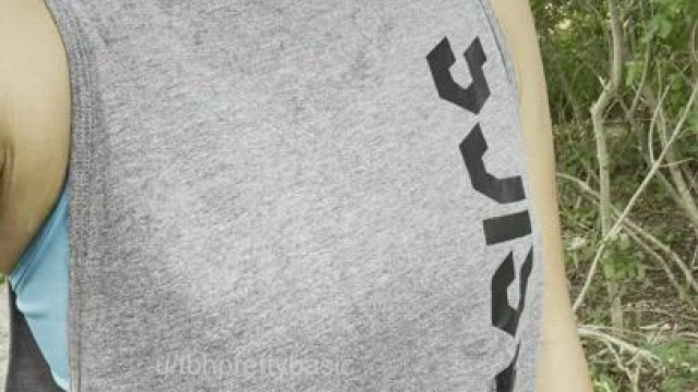 How about a mid workout fuck in the park? [gif]