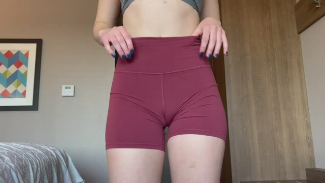 Should I go to the gym with my cameltoe out like this?