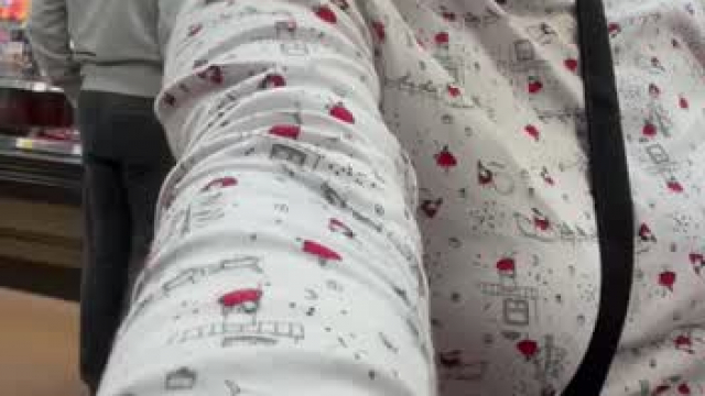 Anyone need to to add a pair of tits to their grocery list? I’ll be in aisle 5 ?