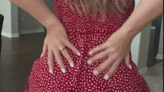 Moms love anal too…