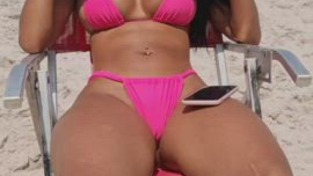 I love show my pussy in public!!