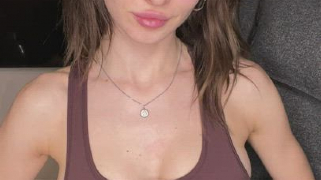 thoughts on a fit college gym girl?