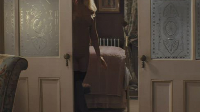 Margot Robbie in Wolf of Wall Street (Upscaled from Bluray and Slomo) 1/2