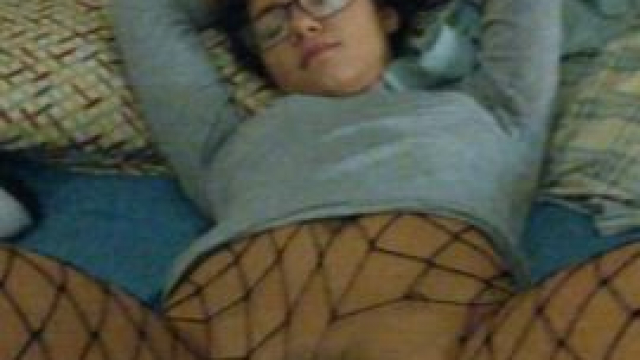 My classmate likes to watch me