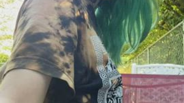 maybeeee i wanted the workers next door to notice just a little bit