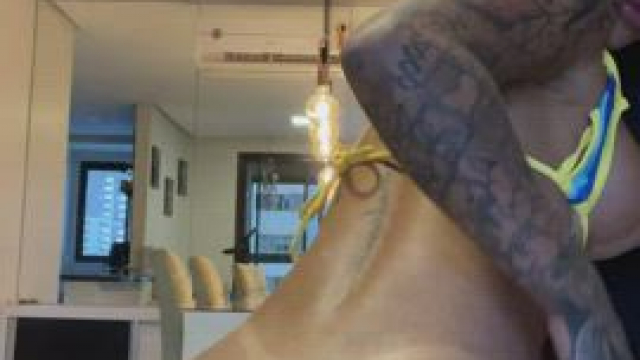 Looking for a man able to take care of a tight tanned body like mine