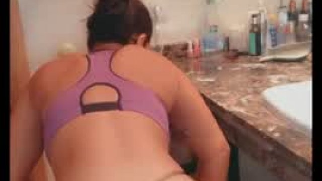 Should a 40-year-old Latina mom still dance on Reddit in 2021?