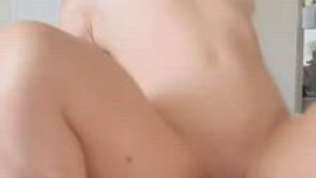 Bouncing in perfect harmony