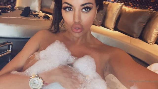 Baddie Grab her 13gb updated content