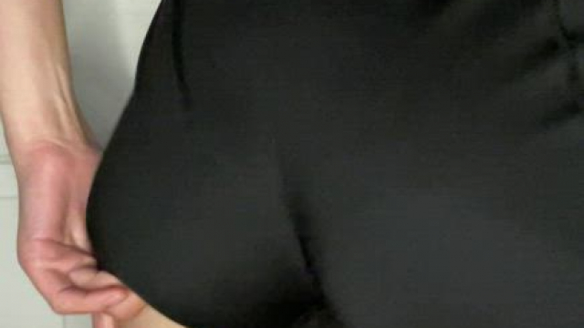 People in school bullied me about my small ass but now I am strong enough to sho