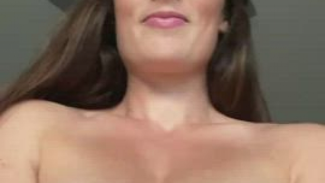 Let mommy ride you and feed you at the same time ;)