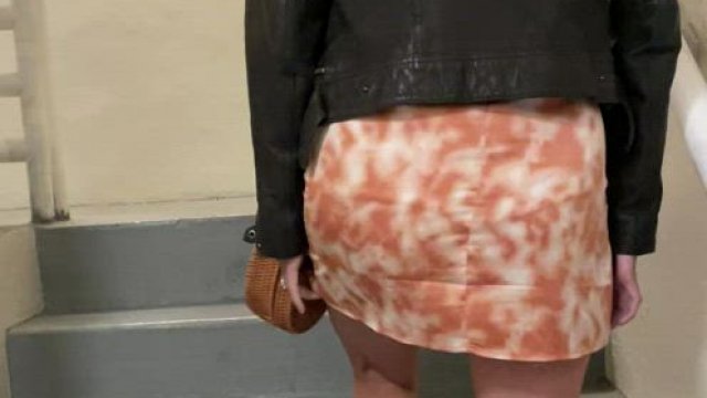 We couldnât wait to get back to the room so he fingered me in the stairwell [gif