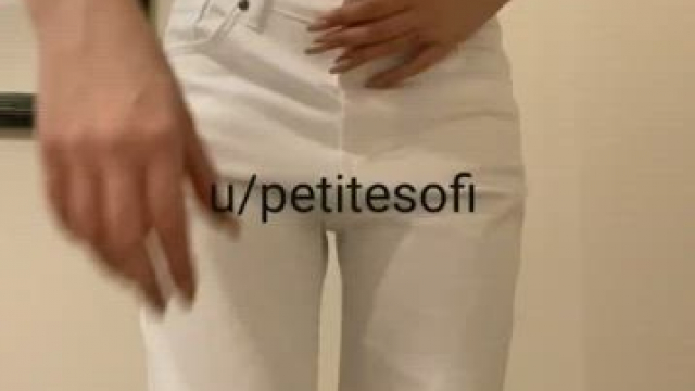 I just love showing off my sexy tummy and pussy for you to enjoy! [gif]