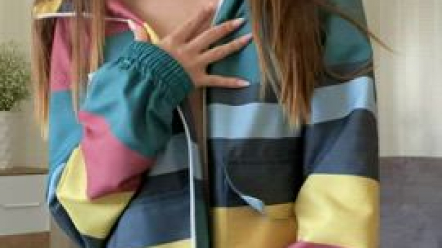 Stripping now for all dadies who like xs girls