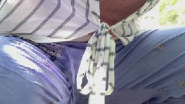 Just doing a bit of shopping [GIF]