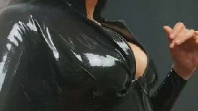 [F] Caution: slippery when wet ;)