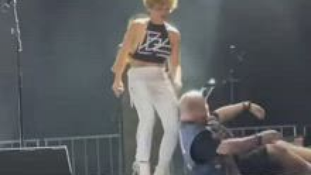 Sophia Urista pissing on a fan on stage