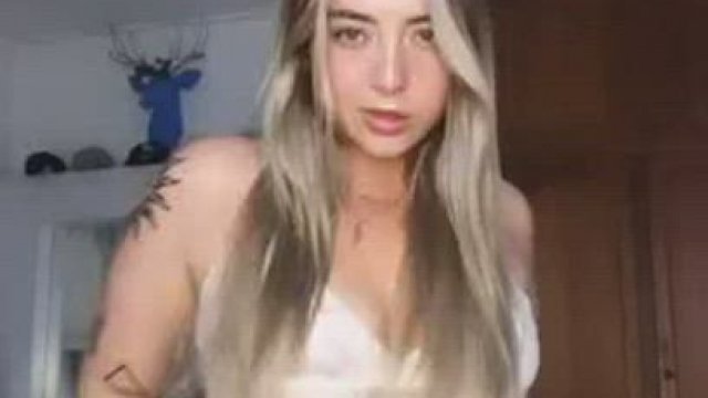 I just really enjoy bouncing my tits