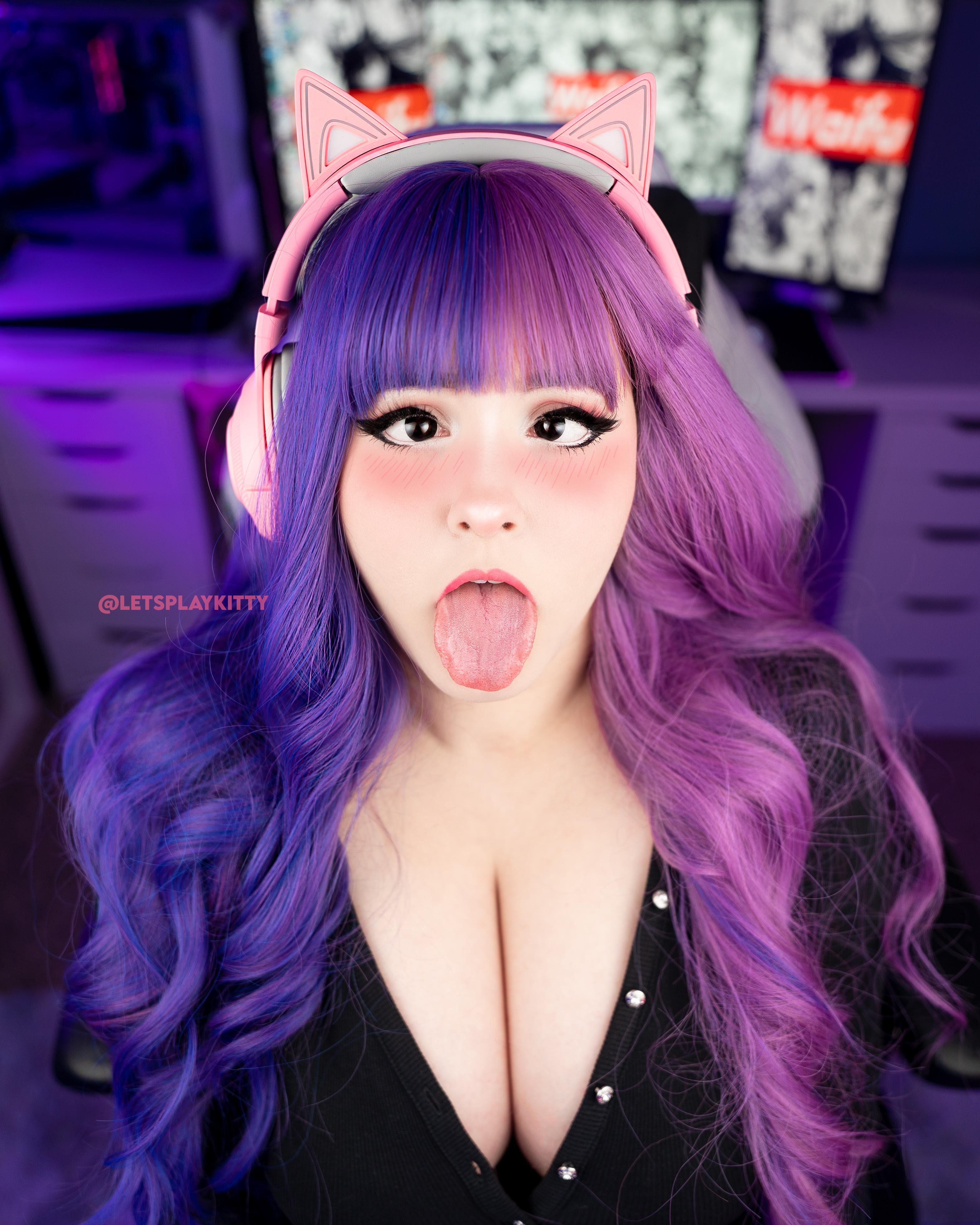 ahegao on Gifsauce