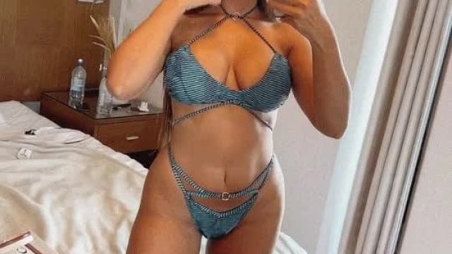 Papi you wanna eat me?