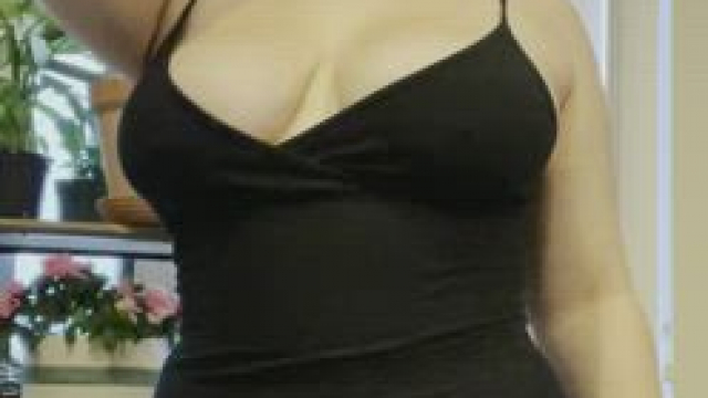 I wear this on our first date. Are you fucking me that night?