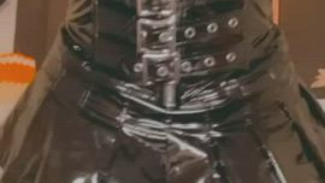 Late night hornies are you into big booty goth girls?