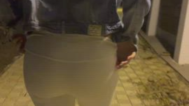 Flasching ass with buttplug [F]