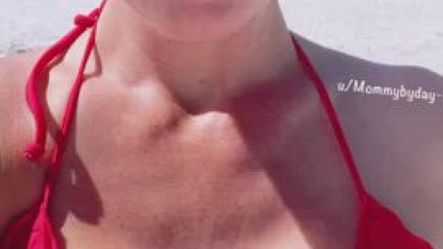 Mommies for public flashing [GIF].