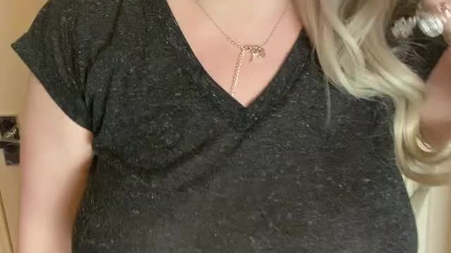 No make up showing off my thick body