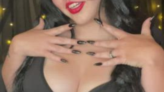 I wanna be your mistress of the dark and spooky