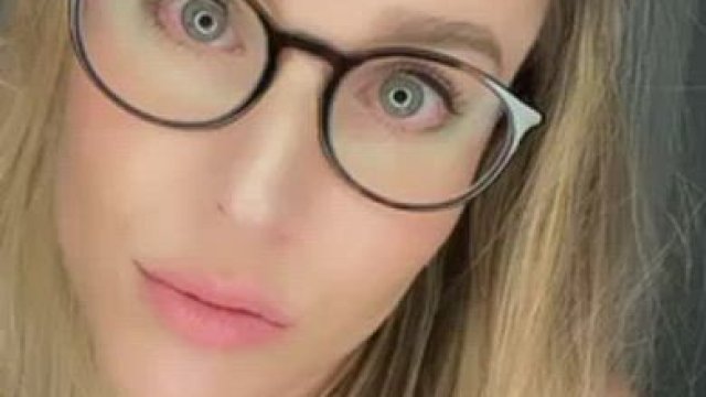 Saturday morning titty jiggles from me to you!