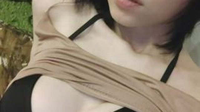 Emo tomboy ... just showing you my body ????????