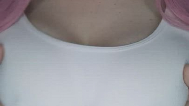 Room for a pastel goth babe and her first tiddy drop