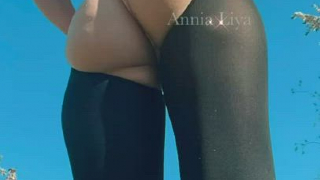 Gingerbread cake, would you like a slice?