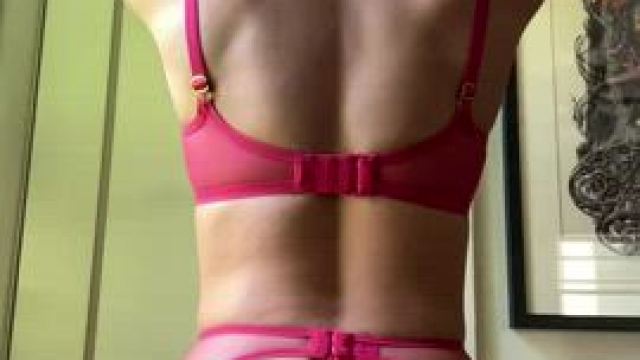 Y'all liked me in blue, but how do you feel about red?