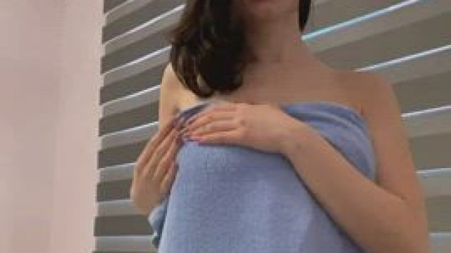 Everyone seeing me naked makes me excited