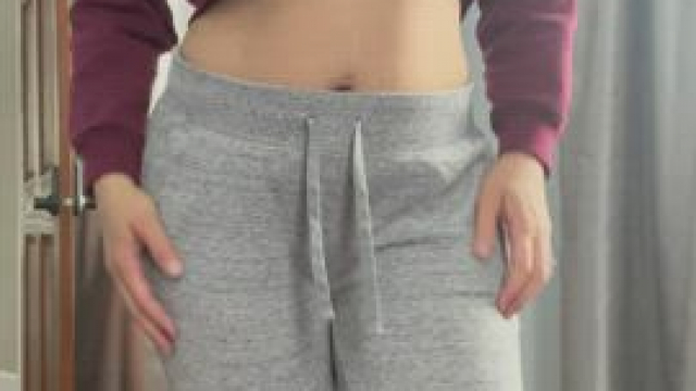 MILF should always be Braless and wear CropTop!