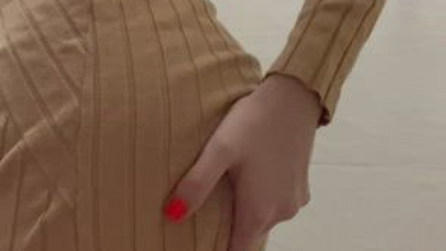 I hope you like small waist and wide hips