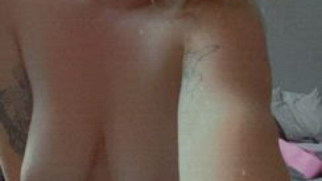 Describe my body in one word if you can [gif]