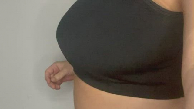 Upvote if you would let me squirt my titty milk on you