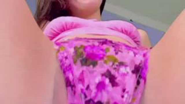 Just a lil booty wiggle