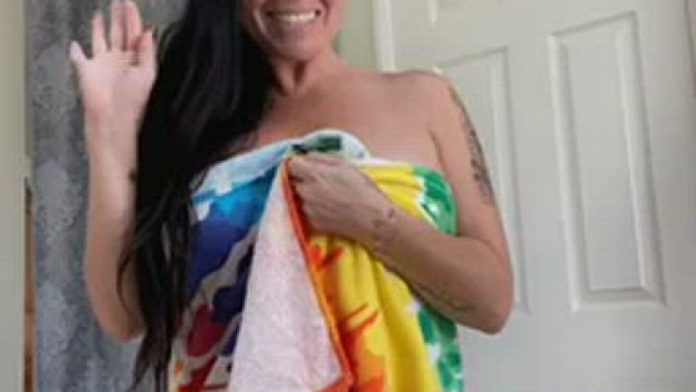 I let my neighbor jack off to me every morning from his window... just being a g