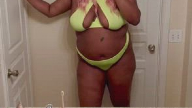 Watch my titties bounce