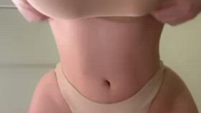 Huge natural tits and a tiny waist on my 5’1 frame