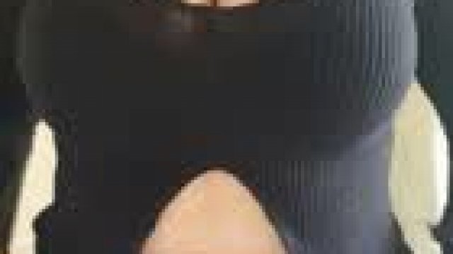 Do you like my outfit for tonight ? Personally, I think it looks better off ..