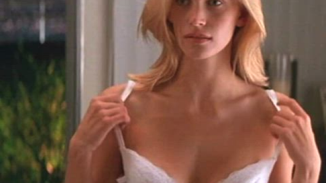 Natasha Henstridge in Species 1995